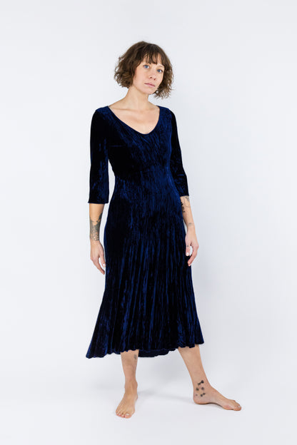 zephyr garone dress in navy velvet